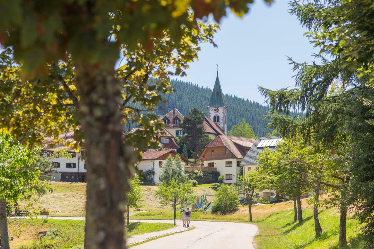 Hotel Waldeck Mit Restaurant "Florian'S" Feldberg  Exterior photo